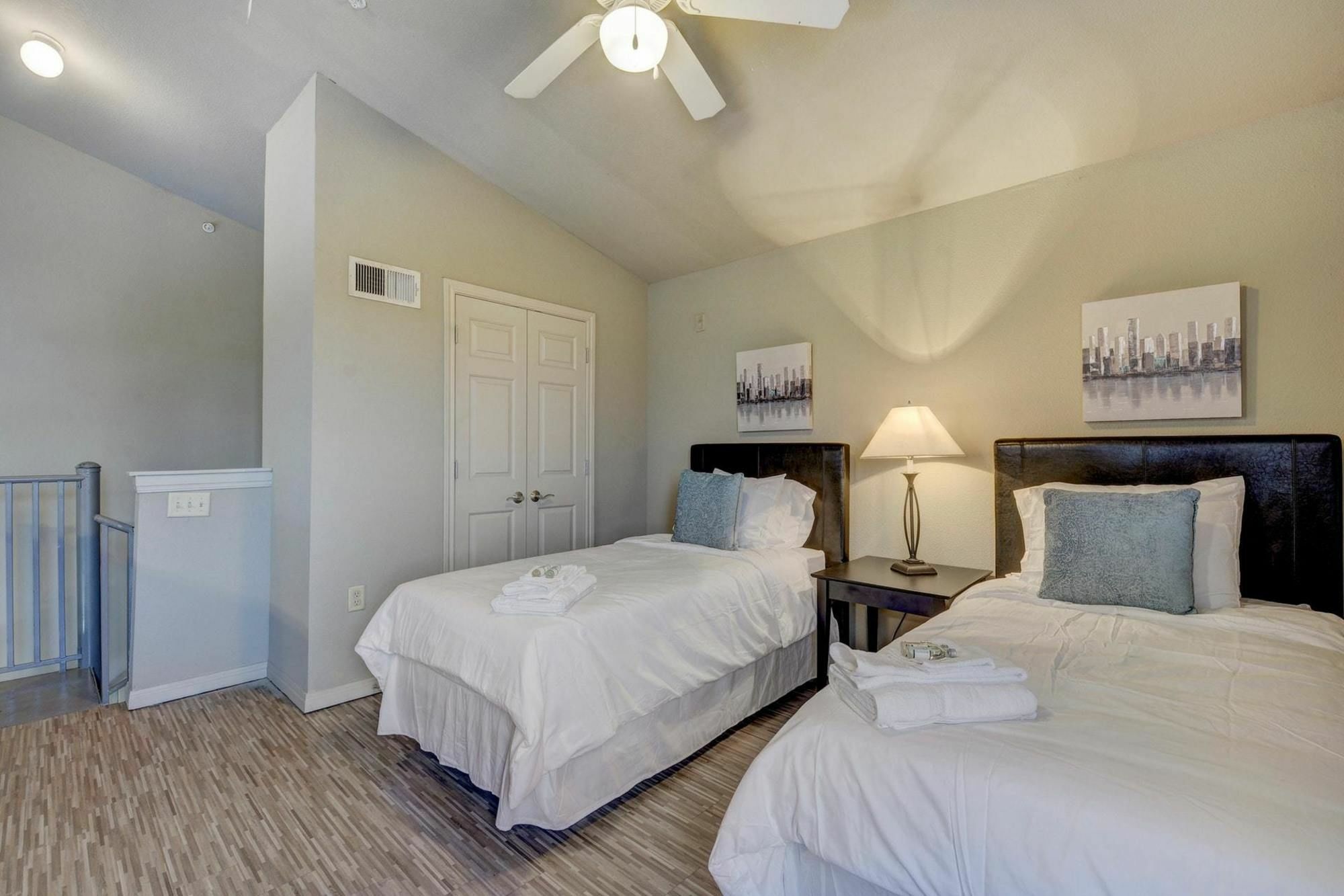 2515 Pearl 3br 4br