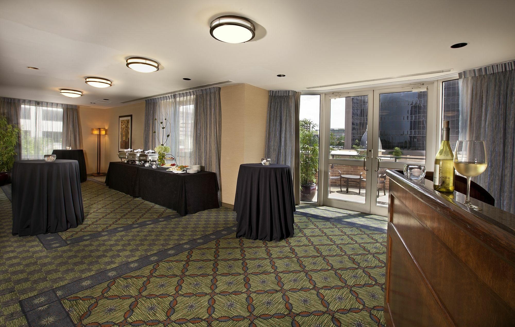 Doubletree By Hilton Downtown Capitol Hotel 4*