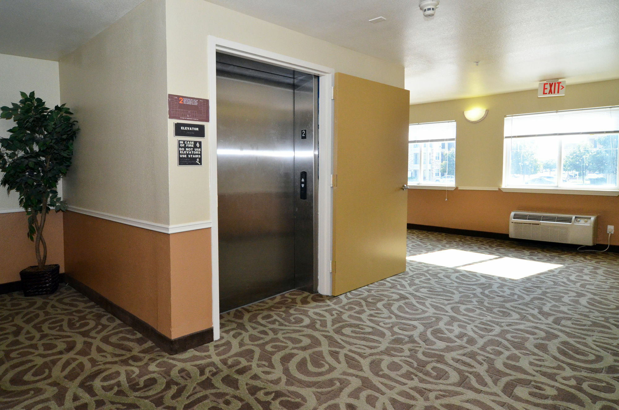 Crestwood Of Hotel 2*