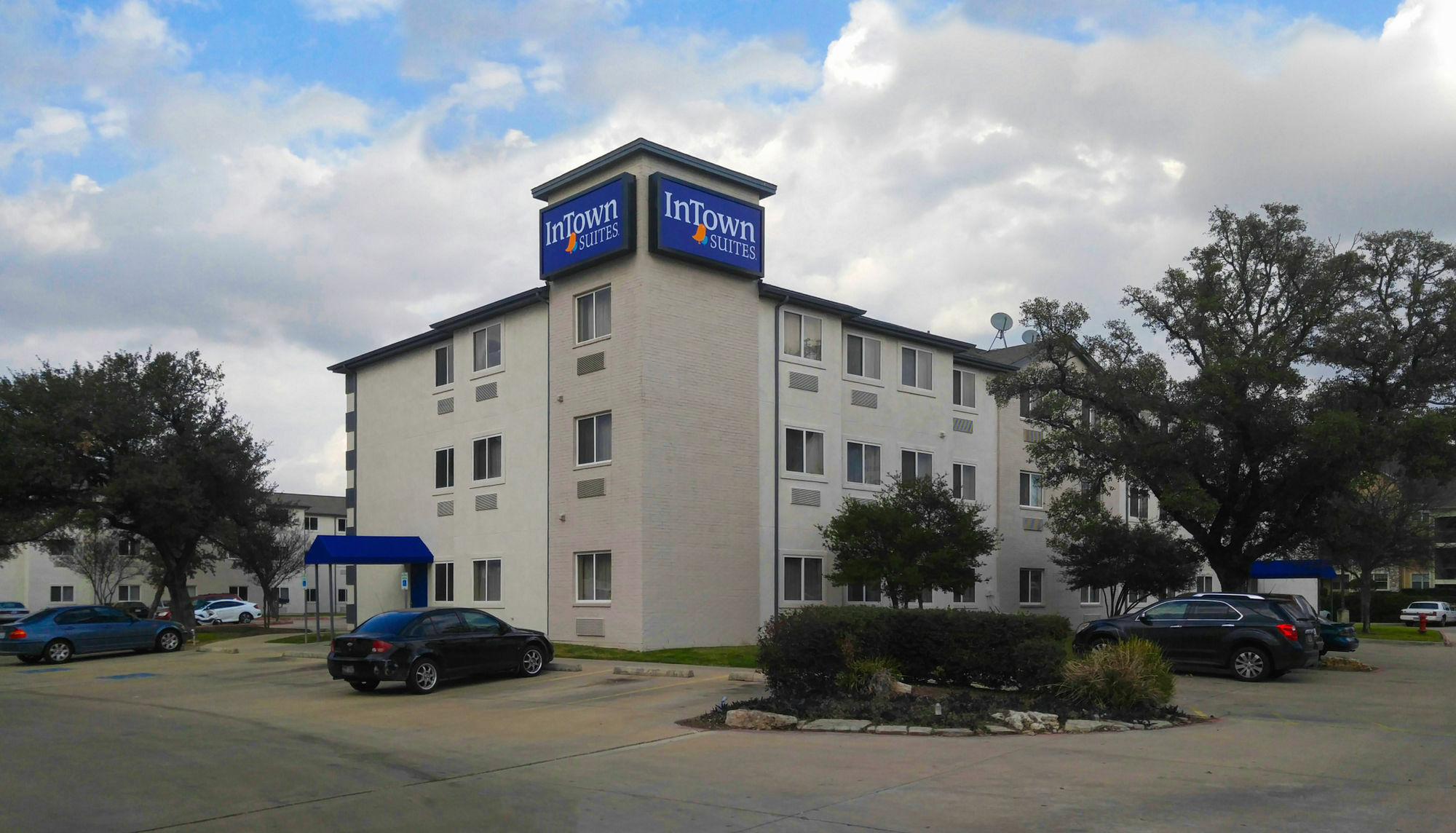 Hotel Crestwood Of Austin