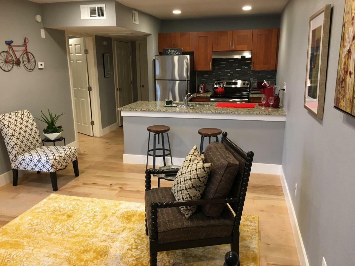 Verandas At Uptown Apartment *