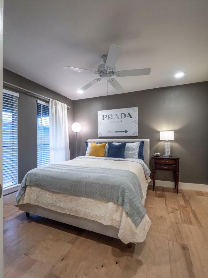 Verandas At Uptown Apartment *