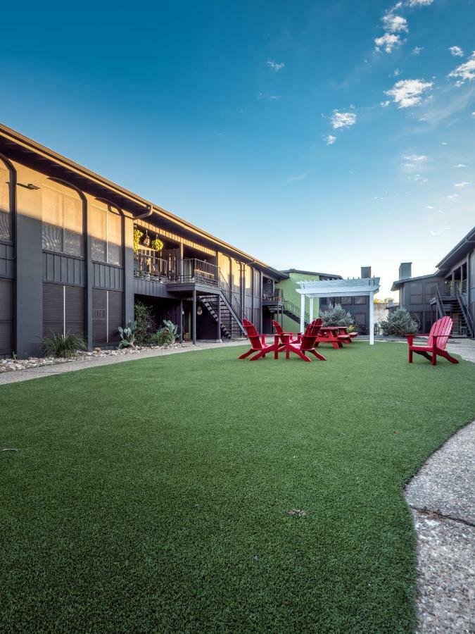 Verandas At Uptown Apartment