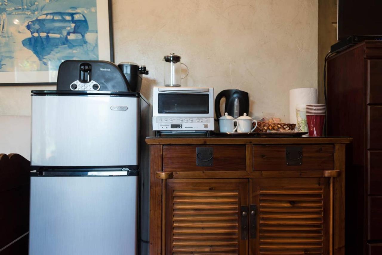 Tiny Tasteful 1 - Downtown Apartment